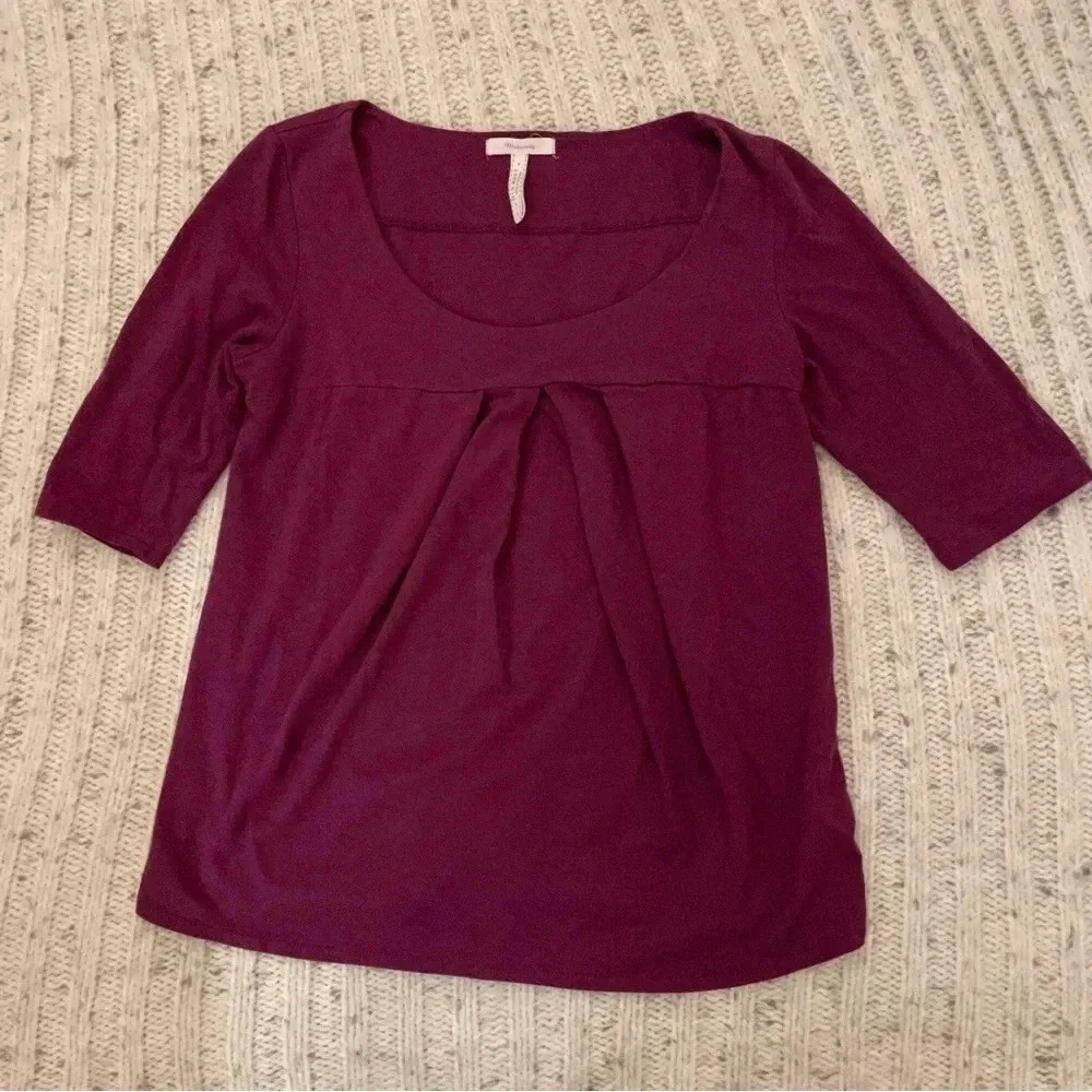Old‎ Navy Maternity maroon 3/4 sleeve shirt, size small​